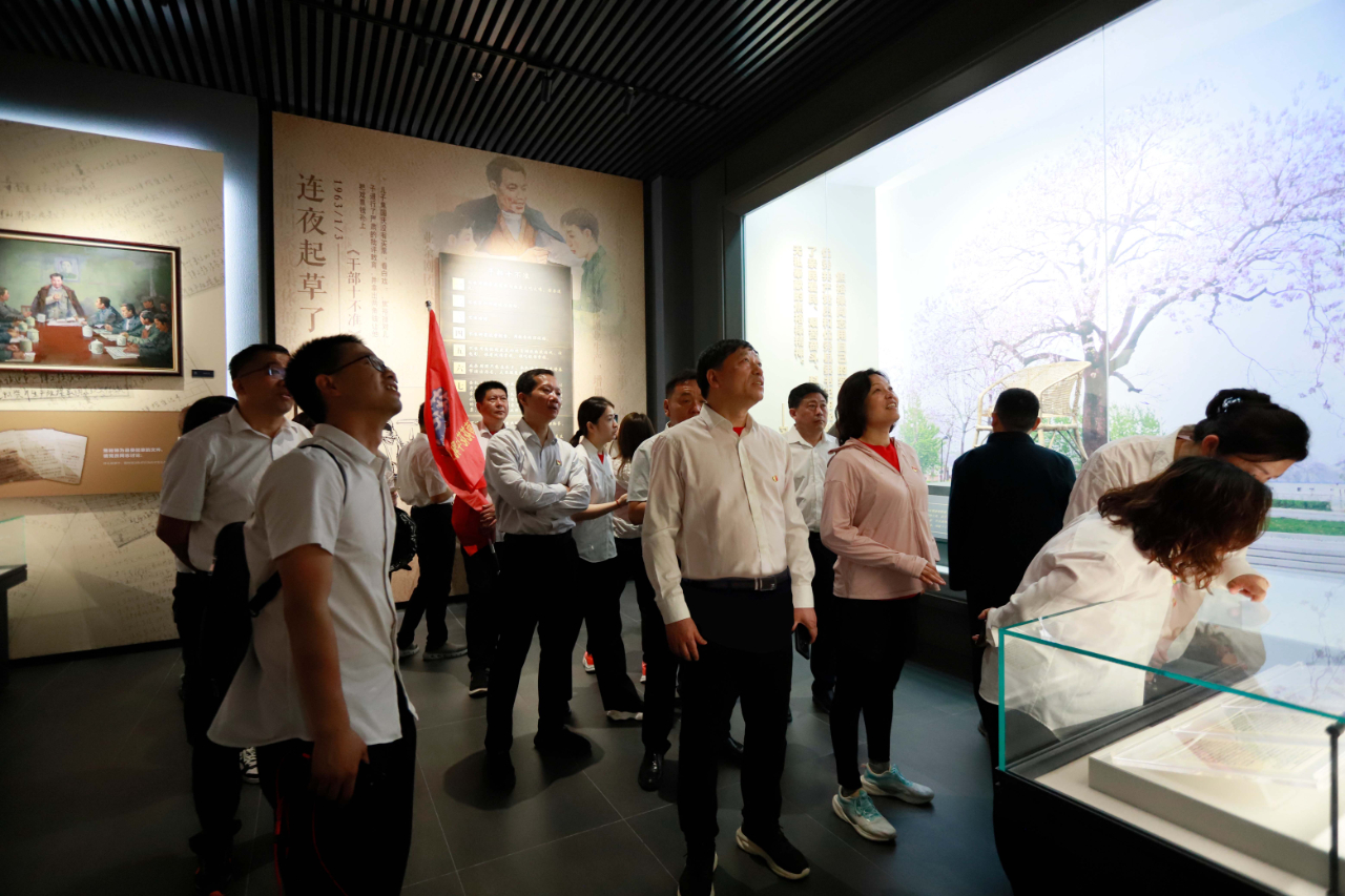 砥礪初心使命，汲取奮進力量丨花花牛乳業集團黨委組織開展學習“焦裕祿精神”主題黨日活動