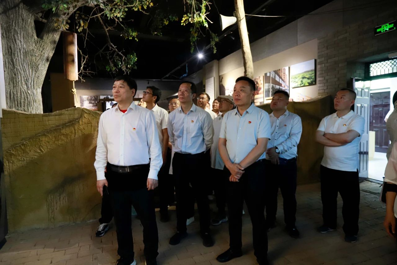 砥礪初心使命，汲取奮進力量丨花花牛乳業集團黨委組織開展學習“焦裕祿精神”主題黨日活動