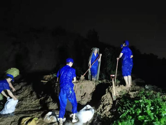 微光匯聚、風雨同舟，我們一起扛！
