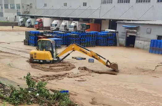 微光匯聚、風雨同舟，我們一起扛！