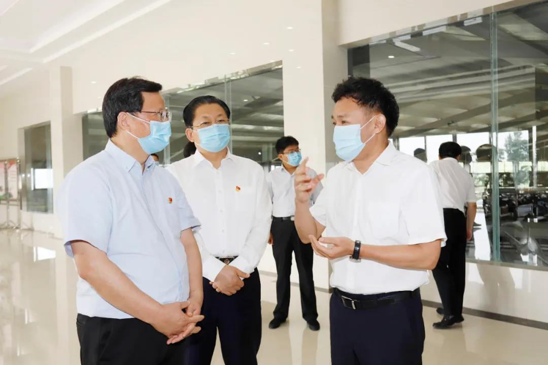快訊 | 河南省委常委、省紀委書記、省監(jiān)委主任任正曉蒞臨花花牛乳業(yè)集團新蔡瑞亞牧場調(diào)研