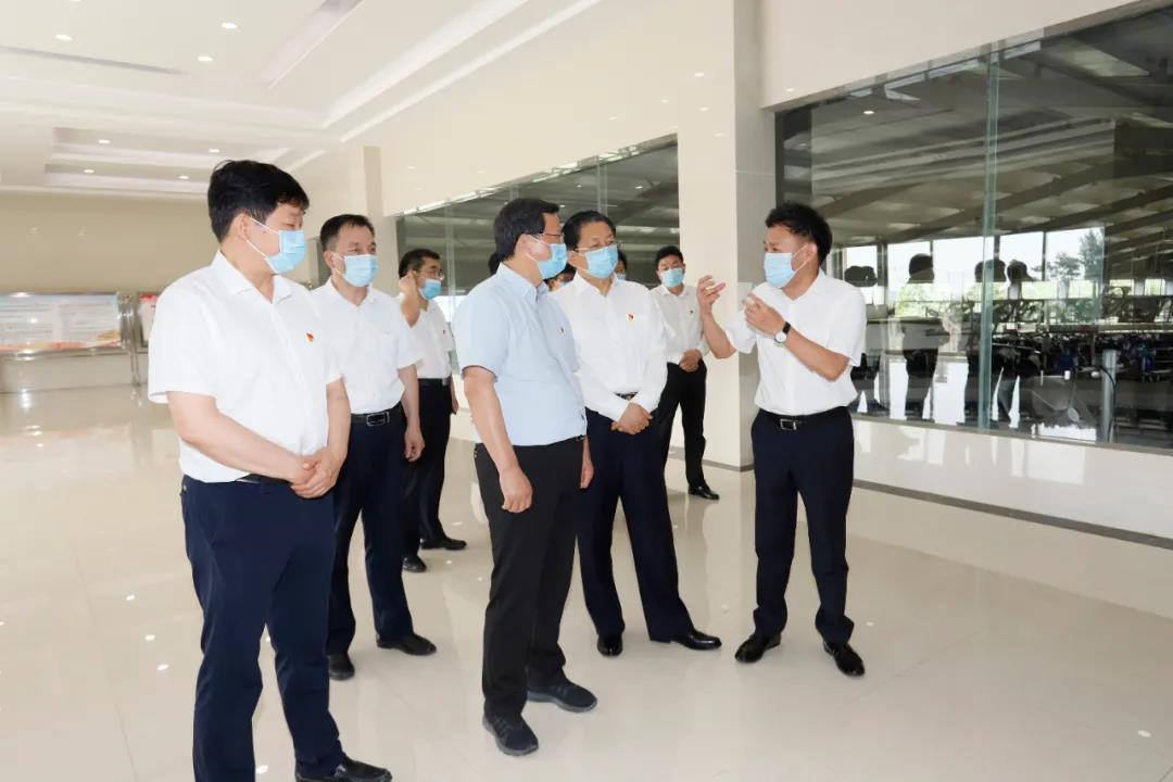 快訊 | 河南省委常委、省紀委書記、省監(jiān)委主任任正曉蒞臨花花牛乳業(yè)集團新蔡瑞亞牧場調(diào)研