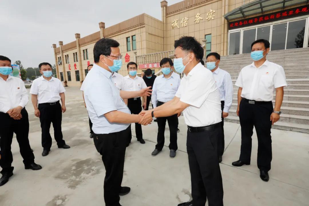 快訊 | 河南省委常委、省紀委書記、省監(jiān)委主任任正曉蒞臨花花牛乳業(yè)集團新蔡瑞亞牧場調(diào)研