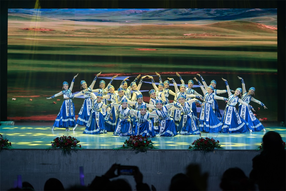 “不忘初心、聚力前行” 花花牛集團2018迎新春聯歡會隆重舉行